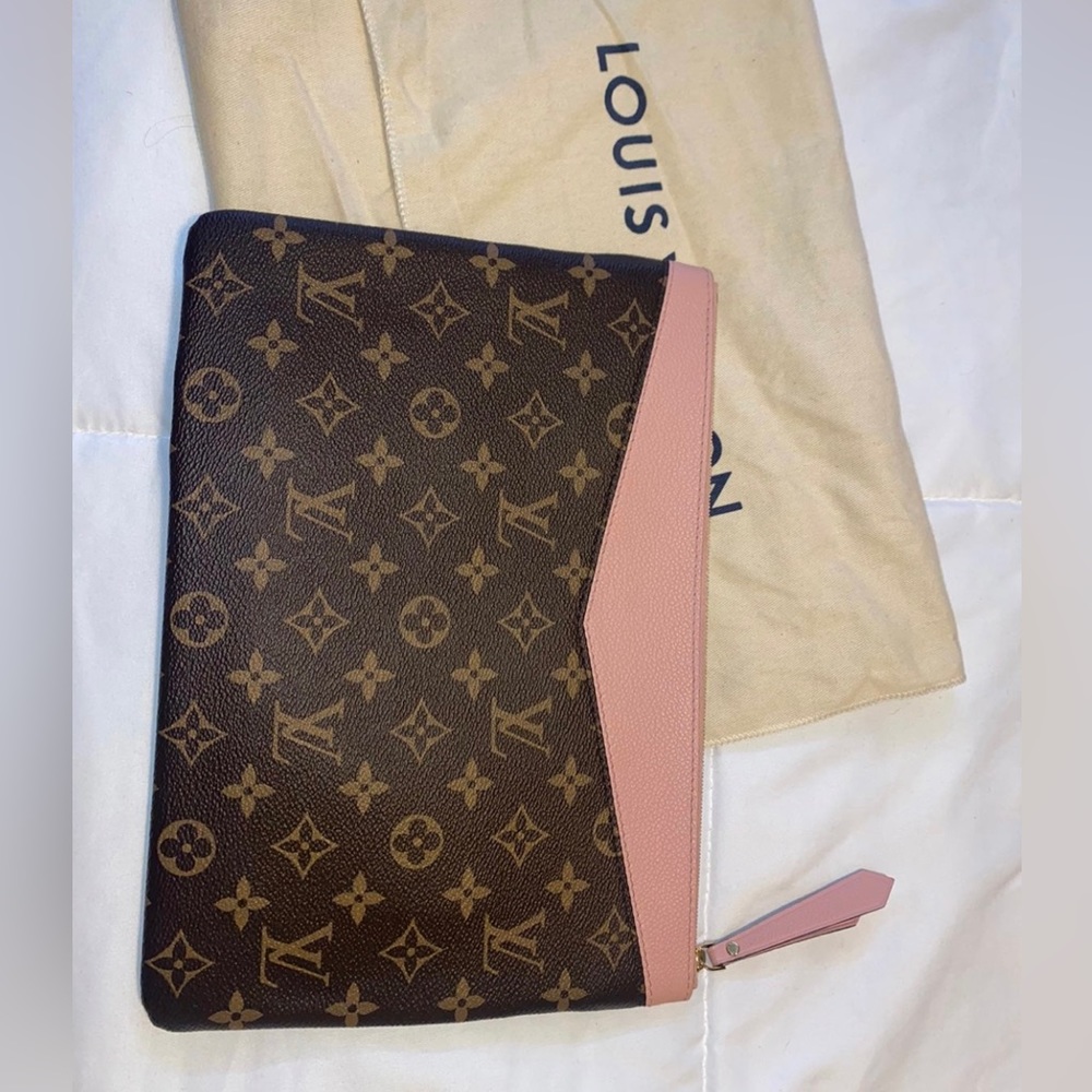 Louie Vuitton limited pink clutch